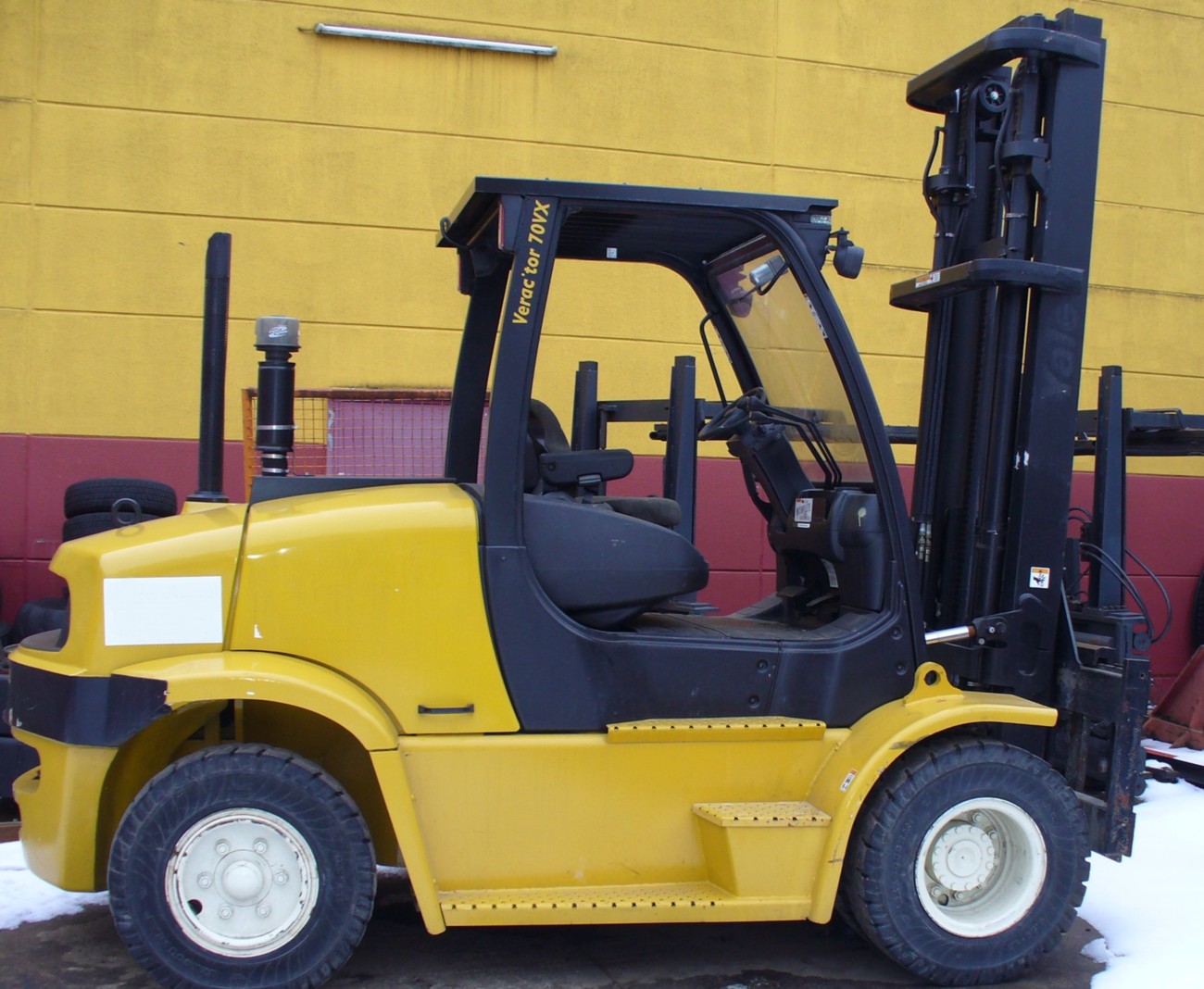 Schwerlast-Stapler heavy forklift truck carretilla elevadora YALE GDP70 VX Veracitor.JPG